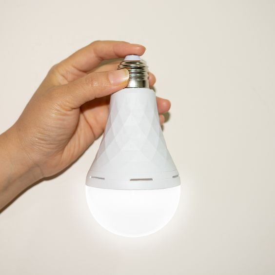 Shining Elegance: The Compatibility of LED Bulbs with Chandeliers and Pendant Lights