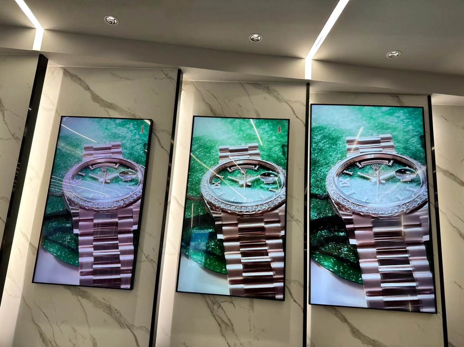 Why choose 4k indoor digital signage?