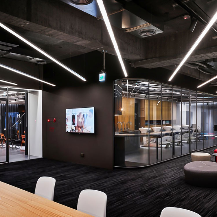 Does an Office Lamp That Illuminates on Three Sides Help with Migraine Sensitivity in Open Offices