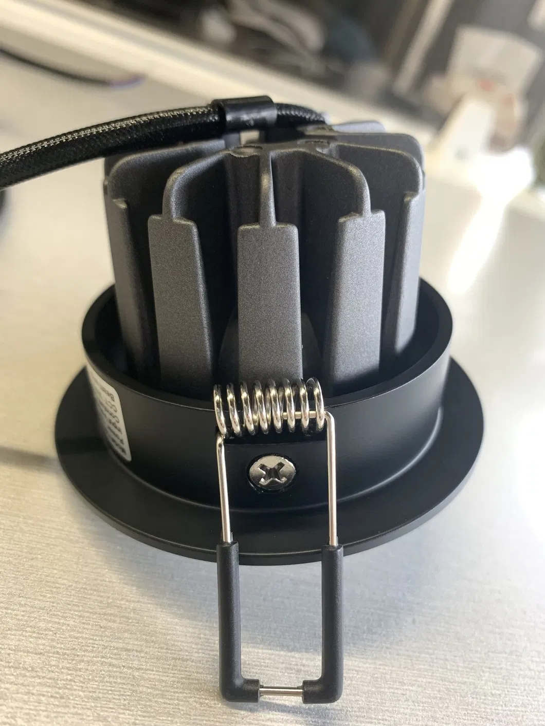 Narrow Beam 15 Degree 8W 10W 12W CRI 90 Ra 95 Receseed COB LED Downlight with Matt Black Color